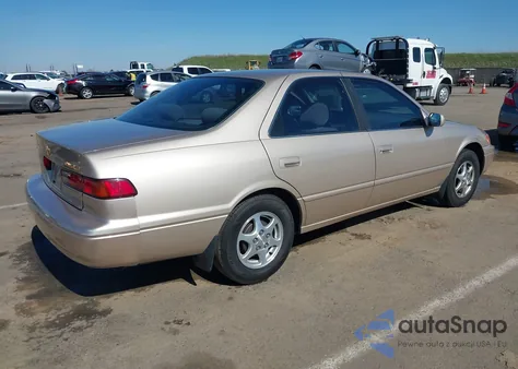 1998 Toyota Camry Le z USA, uszkodzony, nr VIN JT2BG28K0W0185903